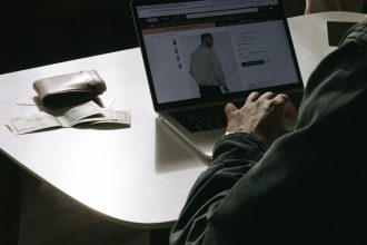 description e commerce : méthode concrète pour l'utiliser dans une stratégie digitale
