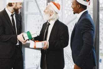 Cadeaux d’entreprise préparés pour un événement professionnel